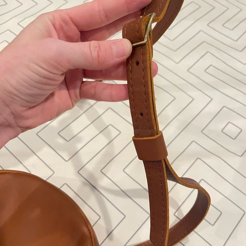 New Portland Leather Round Purse - Picture 10 of 13